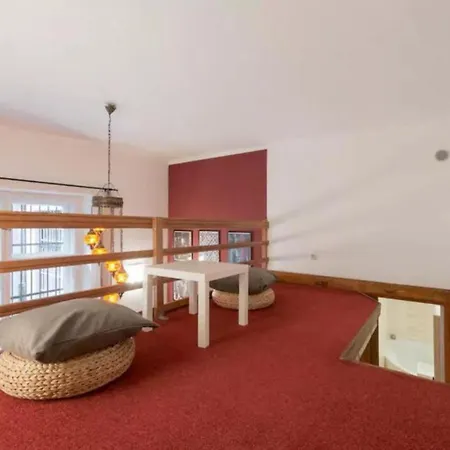 شقة Secluded Mezzanine Near Astoria