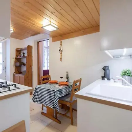 Secluded Mezzanine Near Astoria Apartamento *
