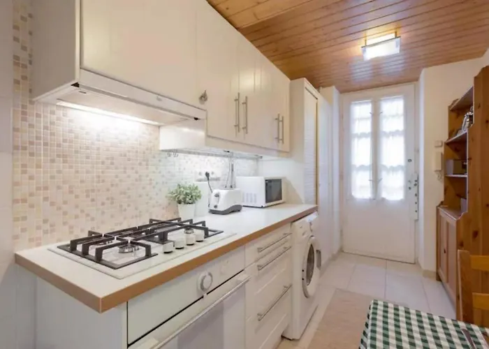 Secluded Mezzanine Near Astoria Budapest