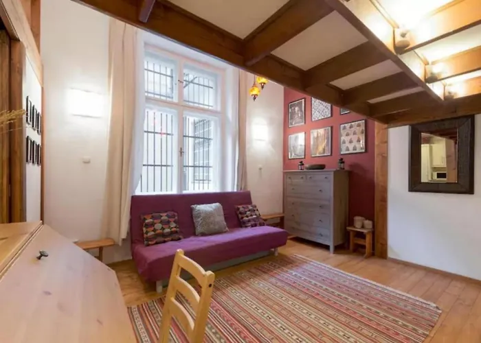 Secluded Mezzanine Near Astoria